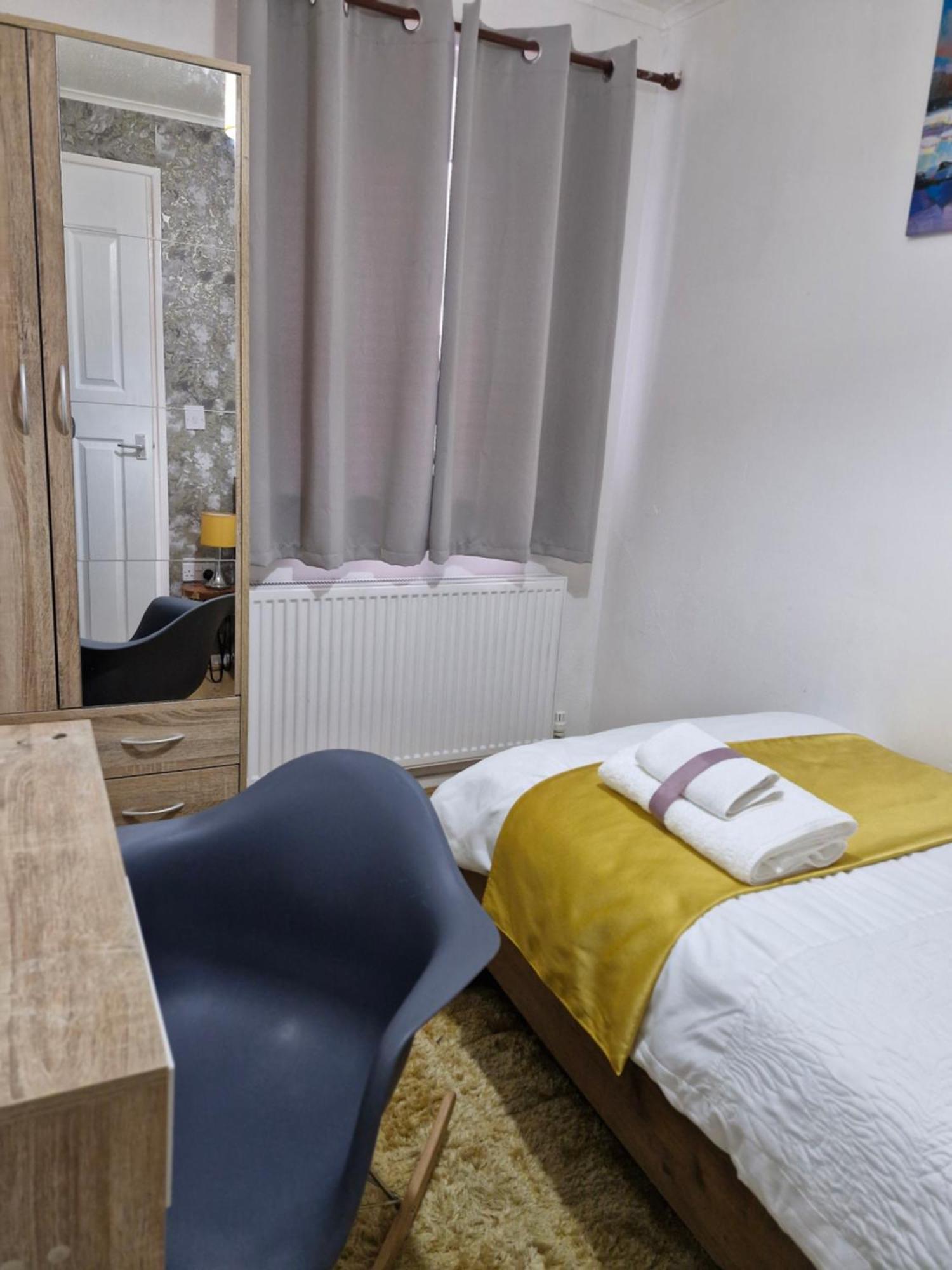 Lovely 2-bed House In The Heart Of Woodhouse Leeds